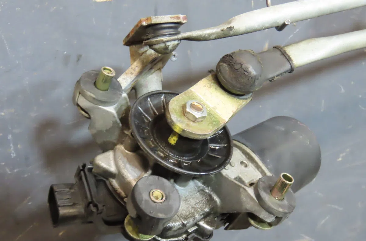 Moteur essuie-glace avant Toyota LAND CRUISER 90 (_J9_) 3.0 d-4d 4wd (kdj90_, kdj95_) (2000-2002) occasion