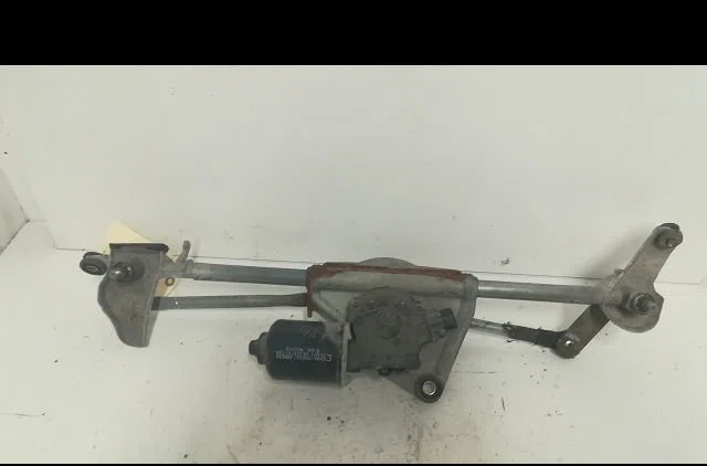 Moteur essuie-glace avant Toyota RAV 4 II (_A2_) 2.0 d 4wd (cla20_, cla21_) (2001-2005) occasion