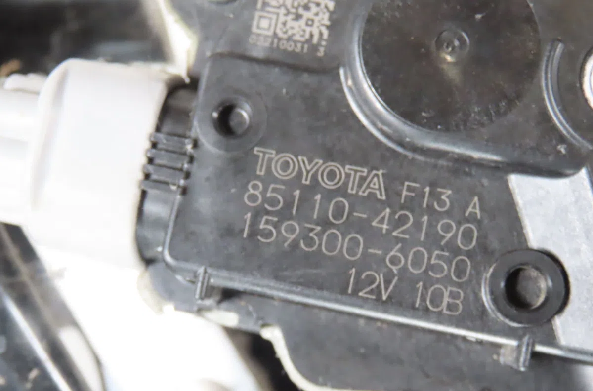 Moteur essuie-glace avant Toyota RAV 4 IV (_A4_) 2.5 hybrid (ava42_) (2015-2018) occasion