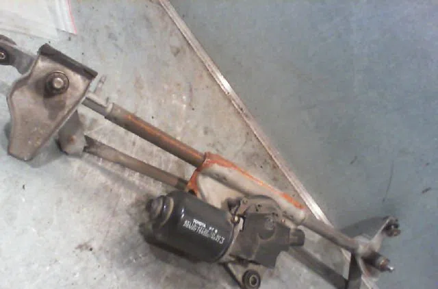 Moteur essuie-glace avant TOYOTA RAV4 2002 occasion