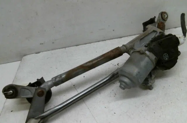 Moteur essuie-glace avant TOYOTA YARIS 1.0 VVT-I occasion