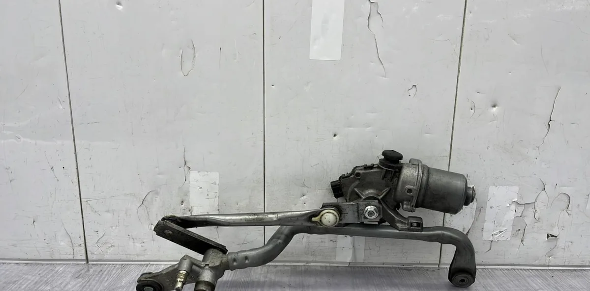 Moteur essuie-glace avant TOYOTA YARIS 3 PHASE 2 occasion