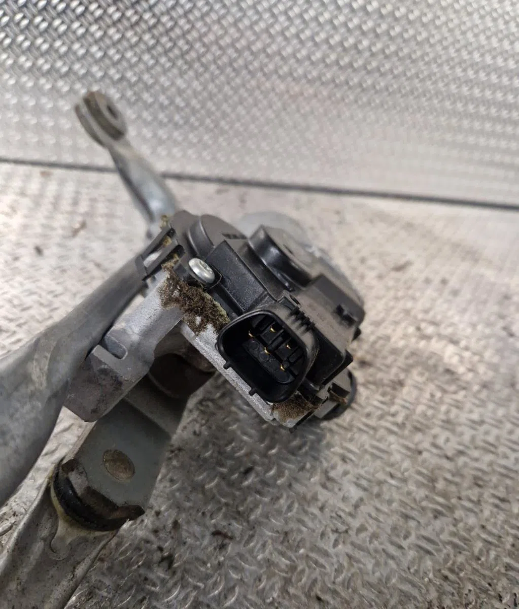 Moteur essuie-glace avant TOYOTA YARIS 3  YARIS 3 PHASE 1 occasion