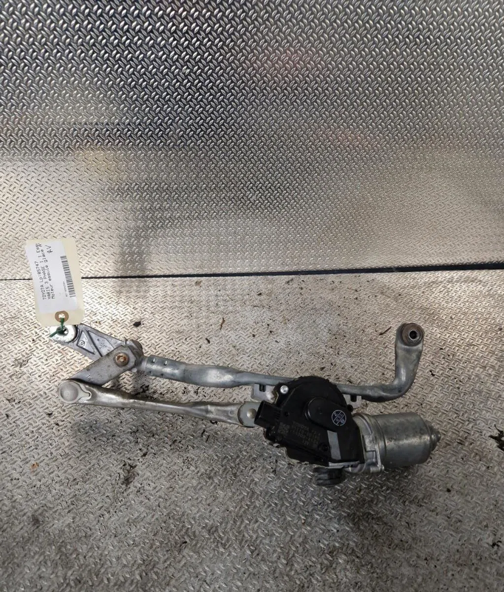 Moteur essuie-glace avant TOYOTA YARIS 3  YARIS 3 PHASE 1 occasion