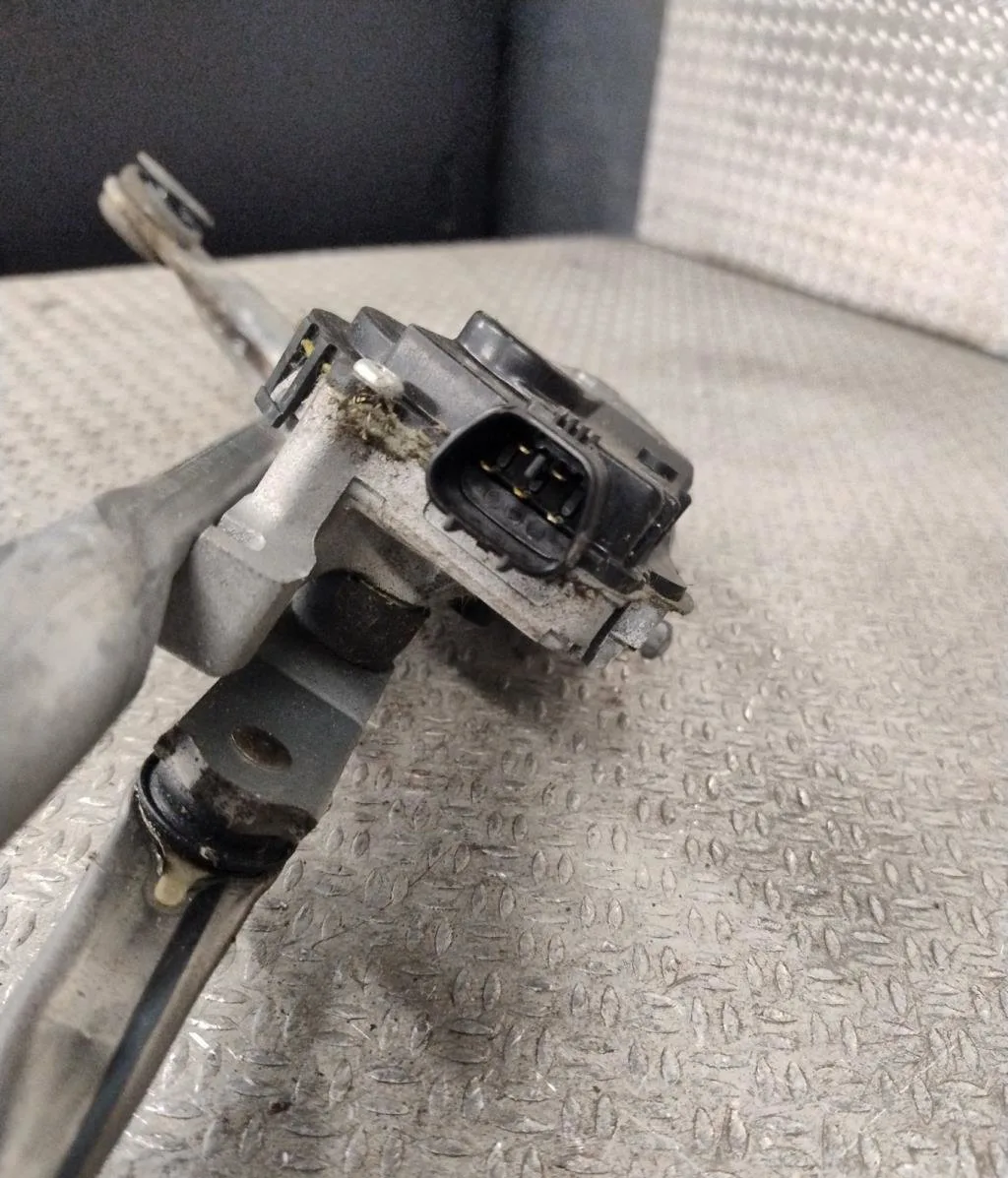 Moteur essuie-glace avant TOYOTA YARIS 3  YARIS 3 PHASE 2 occasion