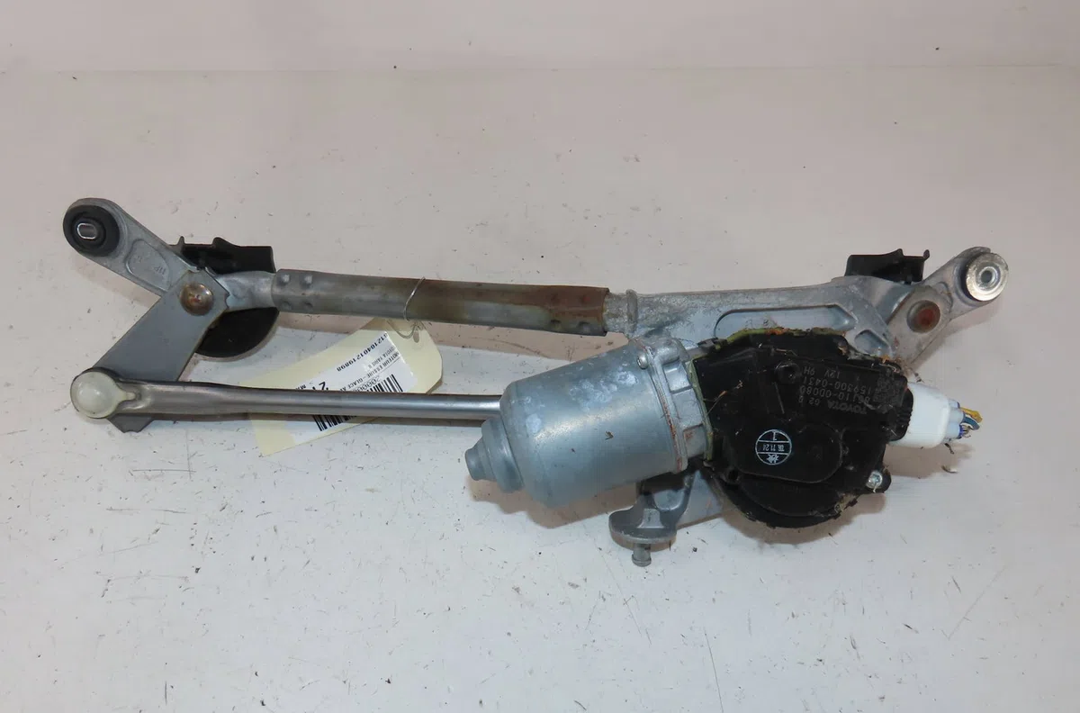 Moteur essuie-glace avant TOYOTA YARIS II  1.0i 69ch occasion