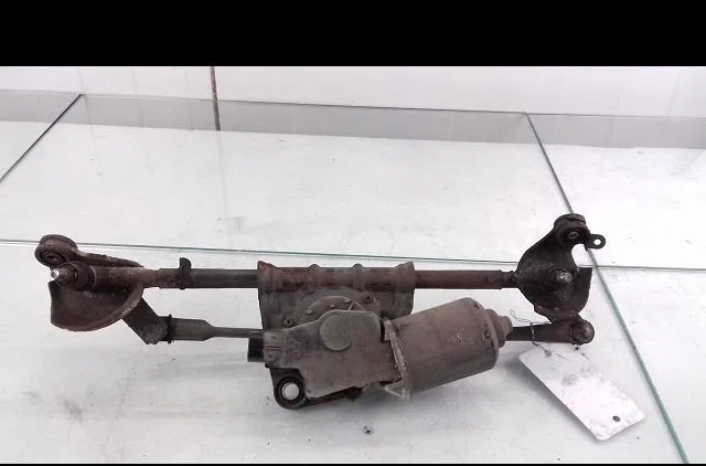 Moteur essuie-glace avant Toyota YARIS (_P1_) 1.0 (scp10_) (1999-2005) occasion