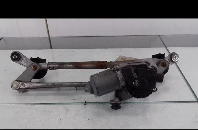 Moteur essuie-glace avant Toyota YARIS (_P9_) 1.4 d-4d (nlp90_) (2005-2012) occasion