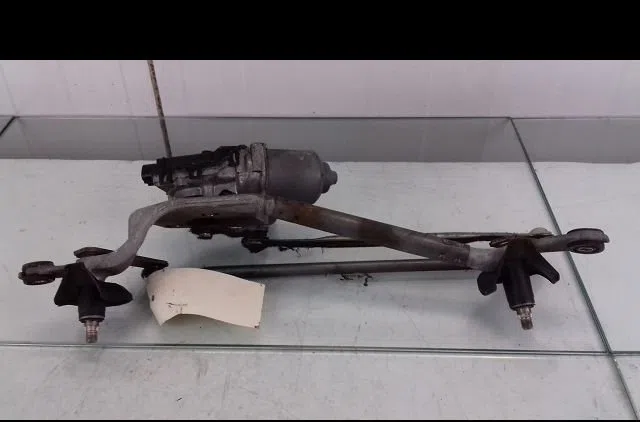 Moteur essuie-glace avant Toyota YARIS (_P9_) 1.4 d-4d (nlp90_) (2005-2012) occasion