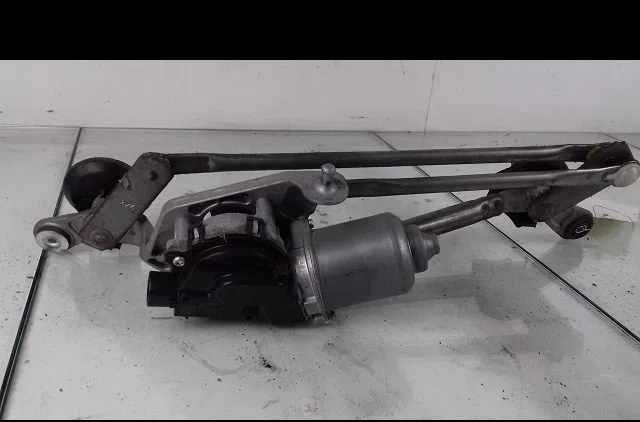 Moteur essuie-glace avant Toyota YARIS (_P9_) 1.8 vvti (zsp90_) (2007-2011) occasion