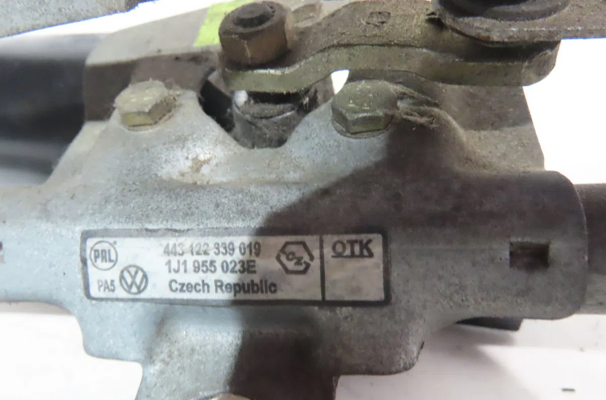 Moteur essuie-glace avant Volkswagen BORA Variant (1J6) 1.9 tdi (1999-2001) occasion