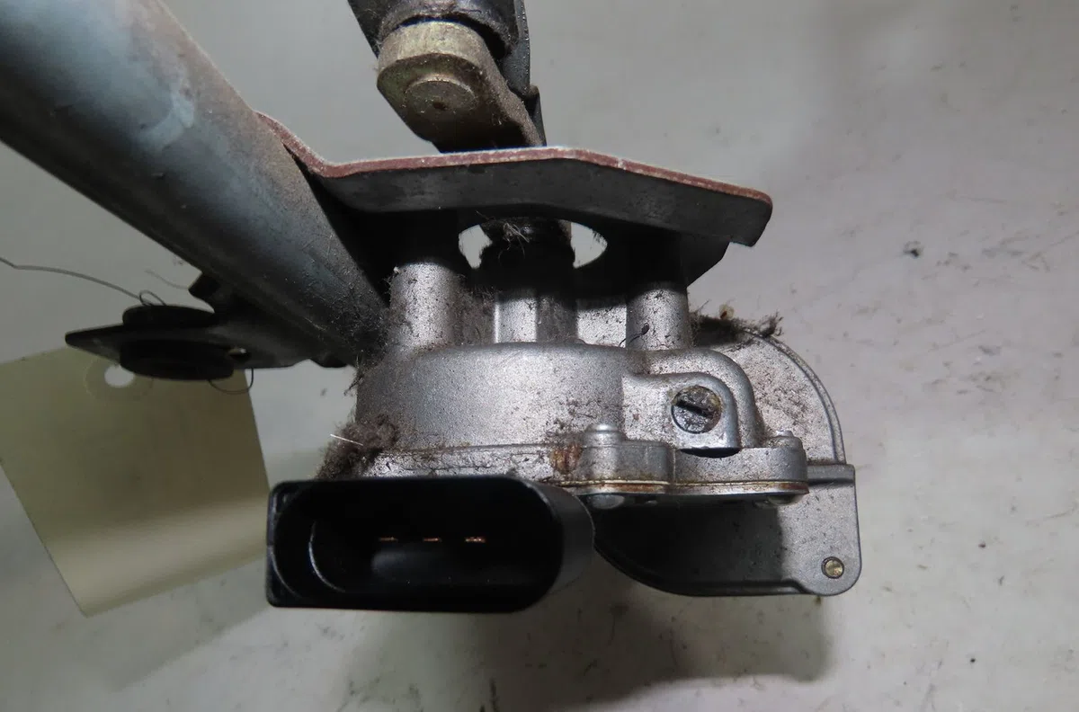 Moteur essuie-glace avant Volkswagen BORA Variant (1J6) 1.9 tdi (1999-2001) occasion