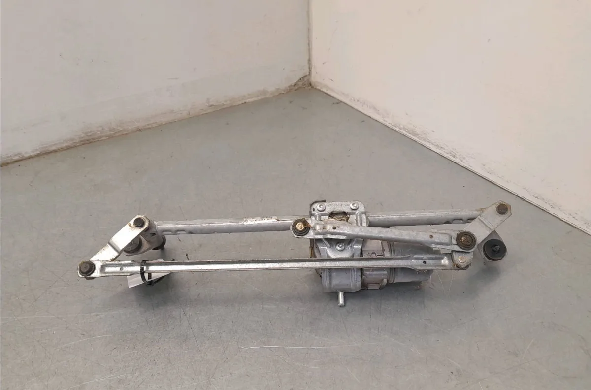 Moteur essuie-glace avant Volkswagen EOS (1F7, 1F8) 2.0 tdi 16v (2008-2015) occasion