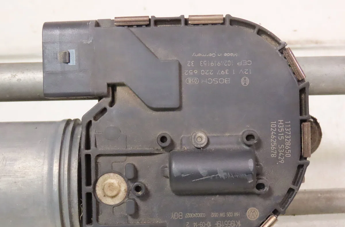 Moteur essuie-glace avant VOLKSWAGEN GOLF 2010 occasion
