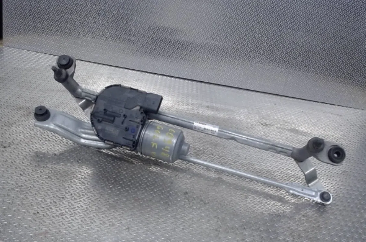 Moteur essuie-glace avant VOLKSWAGEN GOLF 7  GOLF 7 PHASE 2 occasion