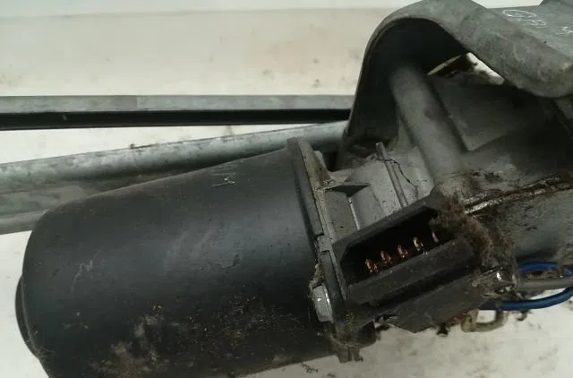 Moteur essuie-glace avant VOLKSWAGEN GOLF II 1990 occasion
