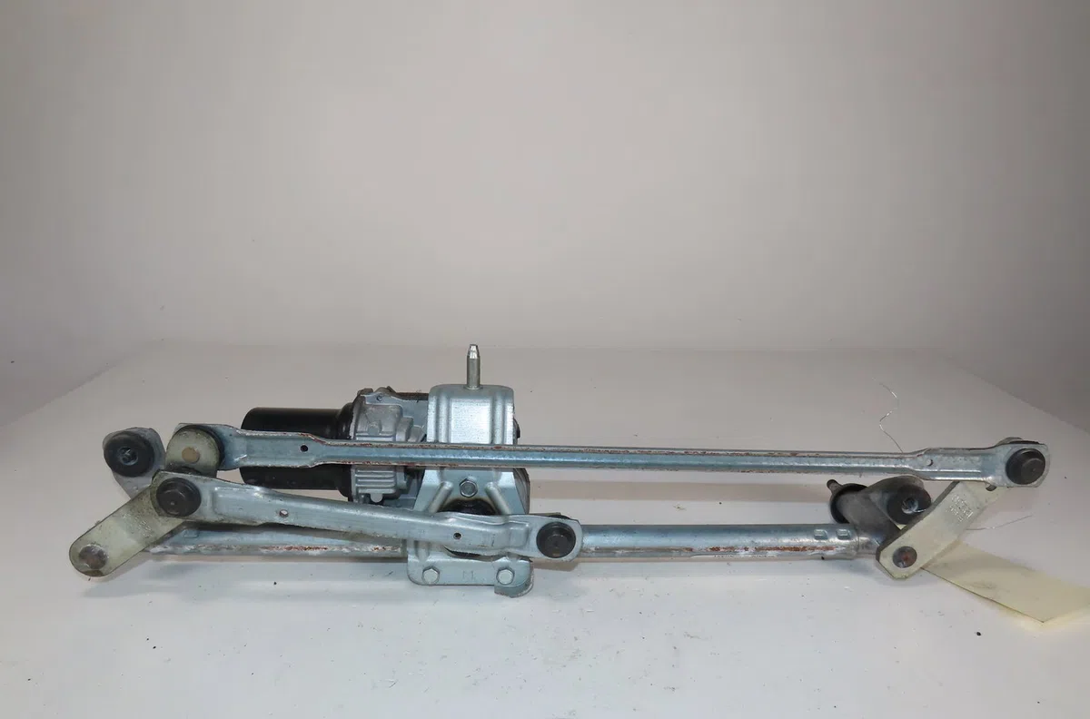 Moteur essuie-glace avant Volkswagen GOLF VI Décapotable (517) 2.0 tdi (2011-2016) occasion