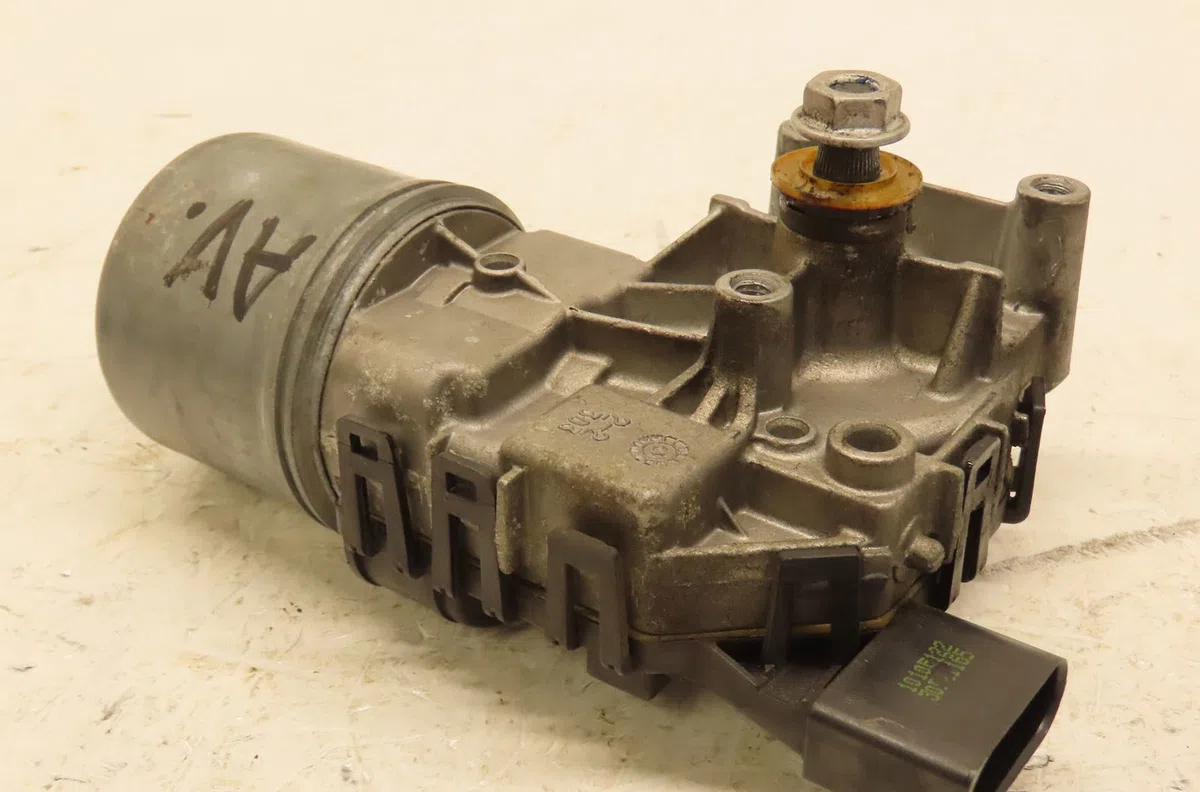 Moteur essuie-glace avant Volkswagen JETTA IV (162, 163, AV3, AV2) 1.4 tsi hybrid (2011) occasion