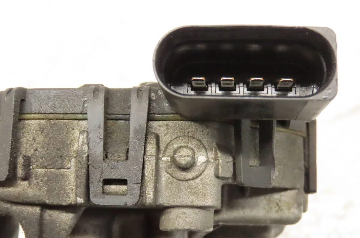 Moteur essuie-glace avant Volkswagen JETTA IV (162, 163, AV3, AV2) 1.4 tsi hybrid (2011) occasion