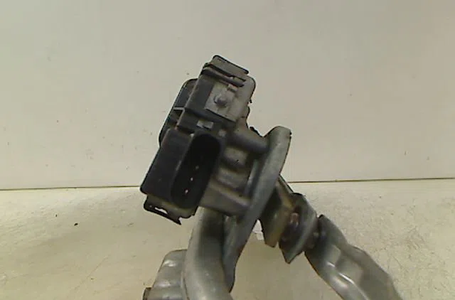 Moteur essuie-glace avant VOLKSWAGEN PASSAT 2002 occasion