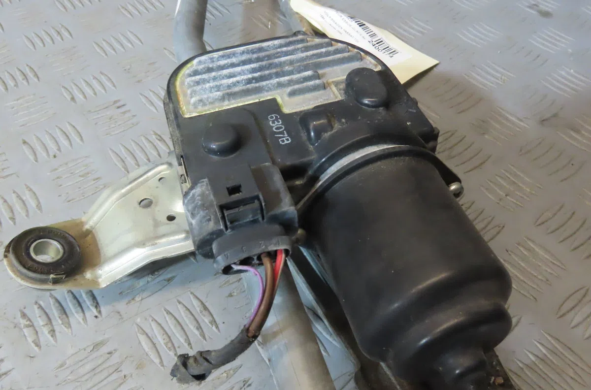 Moteur essuie-glace avant VOLKSWAGEN PASSAT 2006 occasion
