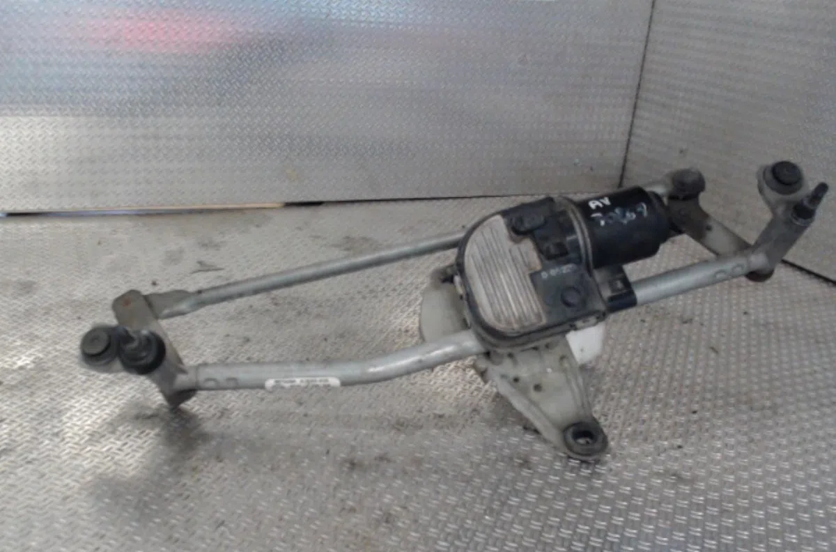Moteur essuie-glace avant VOLKSWAGEN PASSAT 5  PASSAT 5 BREAK occasion