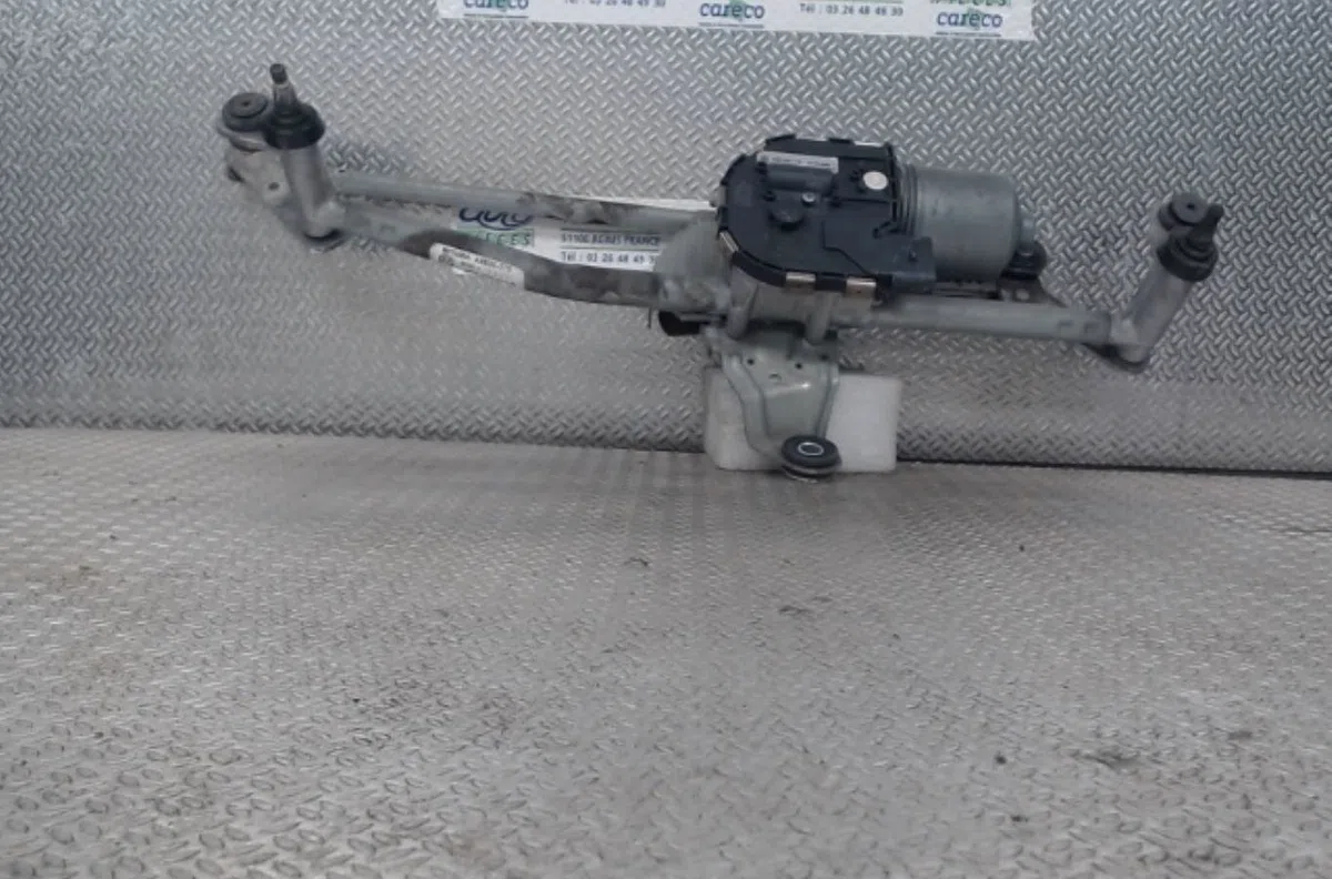 Moteur essuie-glace avant VOLKSWAGEN PASSAT 5  PASSAT 5 CC COUPE occasion