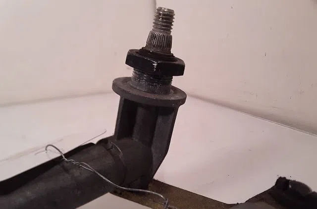 Moteur essuie-glace avant Volkswagen PASSAT B3-B4 (3A2, 35I) 2.0 (1990-1996) occasion