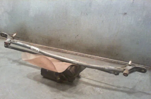 Moteur essuie-glace avant VOLKSWAGEN POLO 1997 occasion