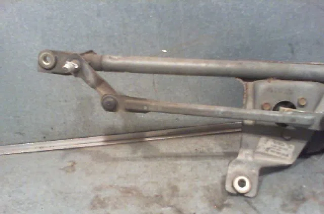 Moteur essuie-glace avant VOLKSWAGEN POLO 1998 occasion