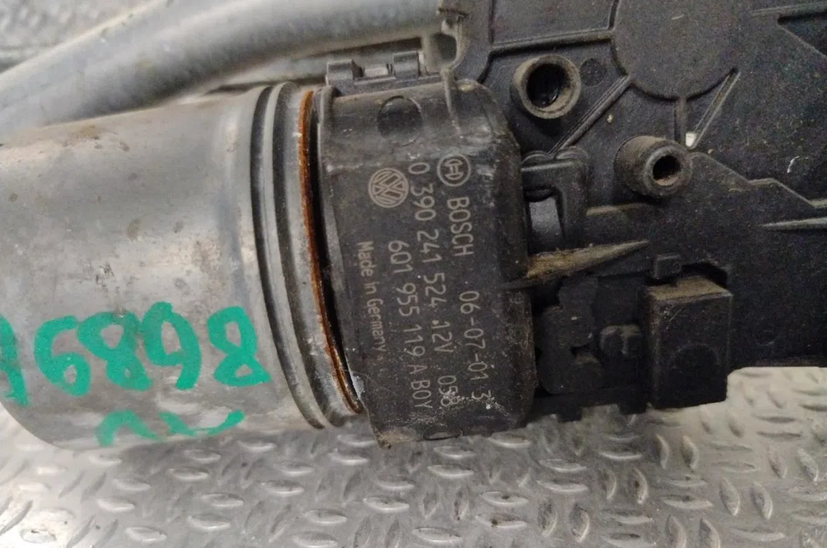 Moteur essuie-glace avant Volkswagen POLO (9N_, 9A_) 1.4 tdi (2001-2005) 3 portes occasion