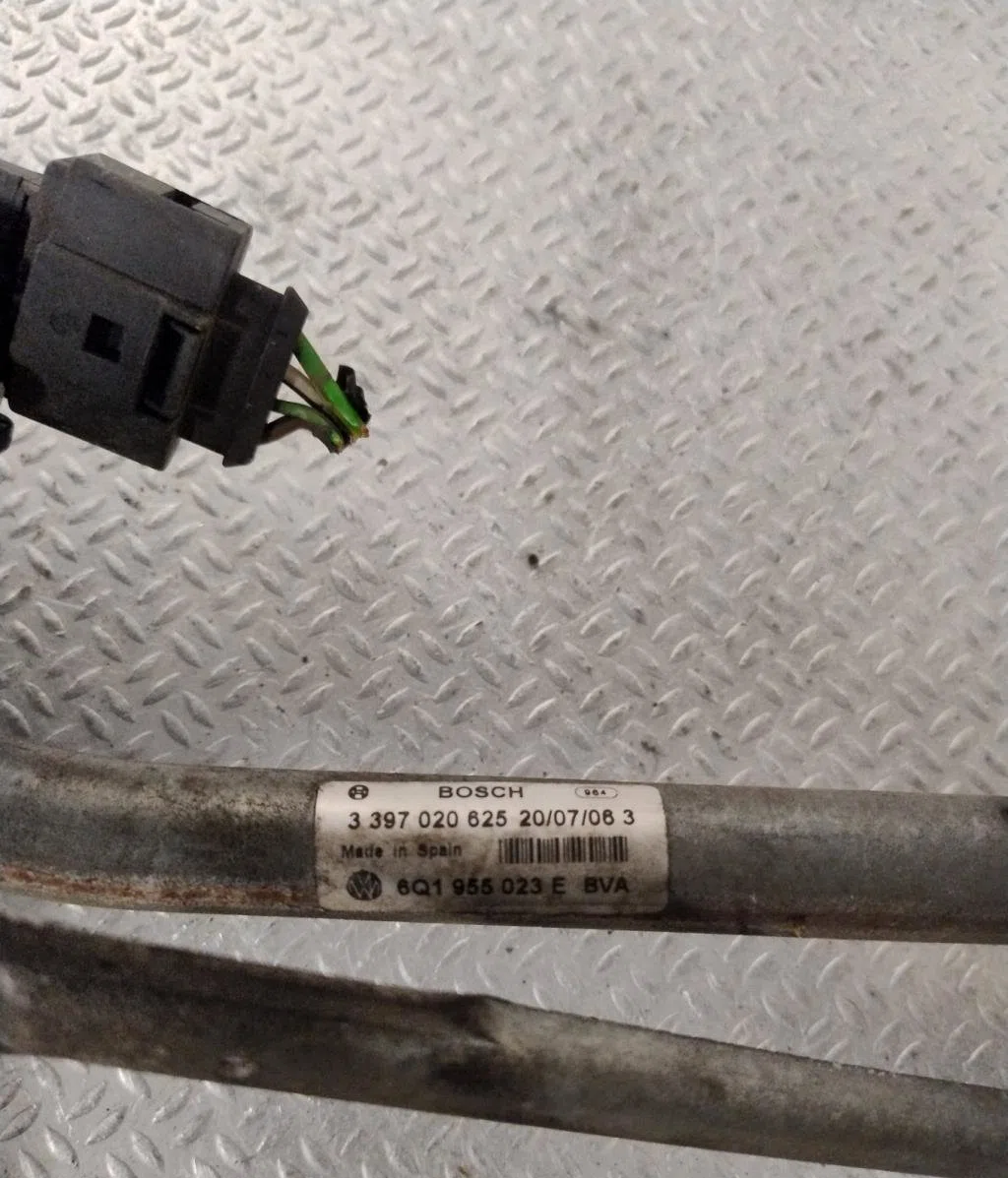 Moteur essuie-glace avant Volkswagen POLO (9N_, 9A_) 1.4 tdi (2001-2005) 3 portes occasion