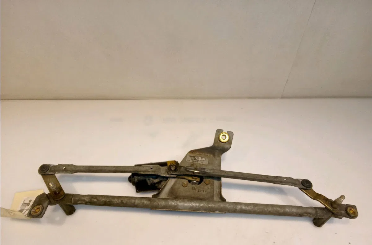 Moteur essuie-glace avant Volkswagen POLO III (6N1) 55 1.3 (1994-1997) occasion
