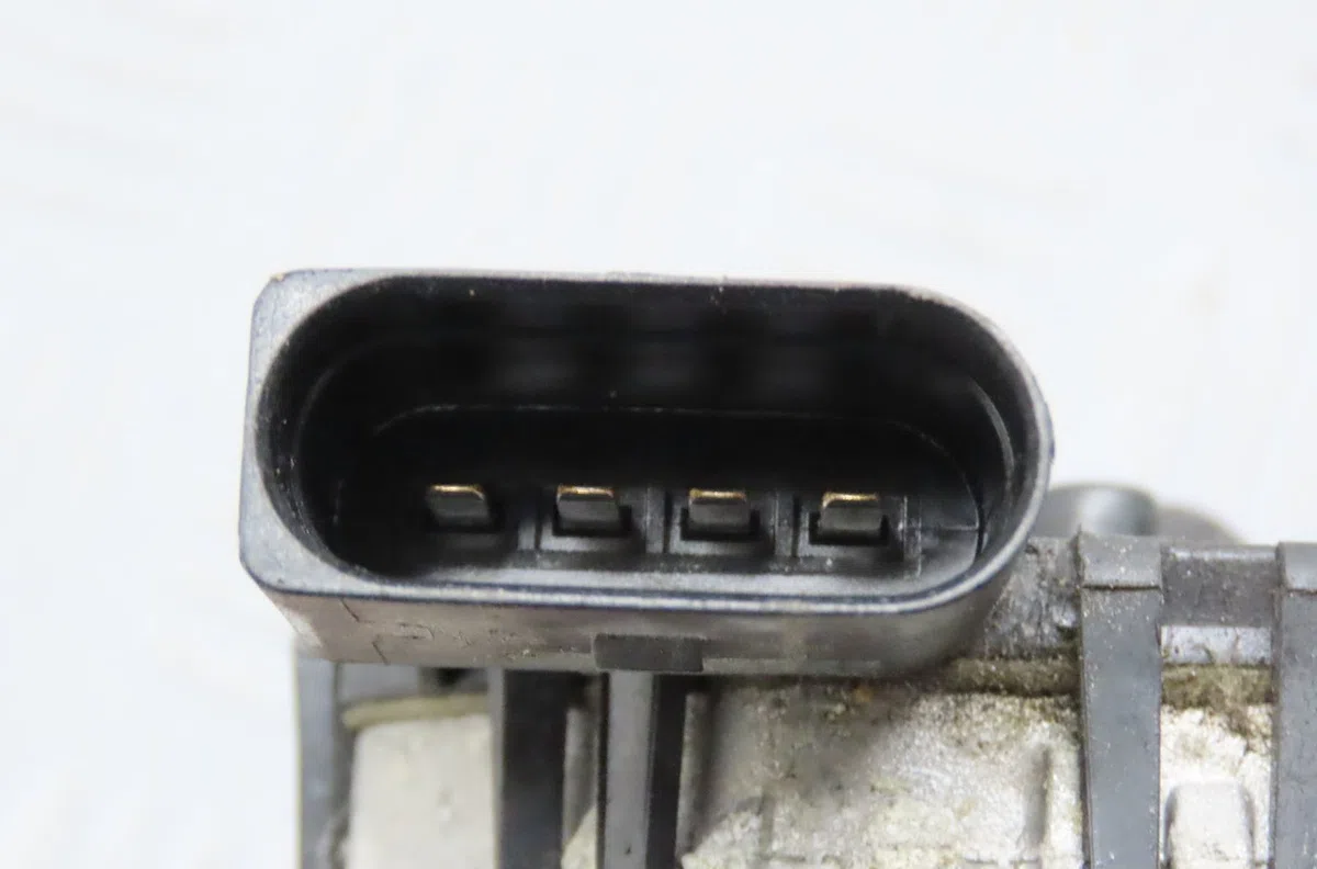 Moteur essuie-glace avant VOLKSWAGEN POLO IV 2003 occasion