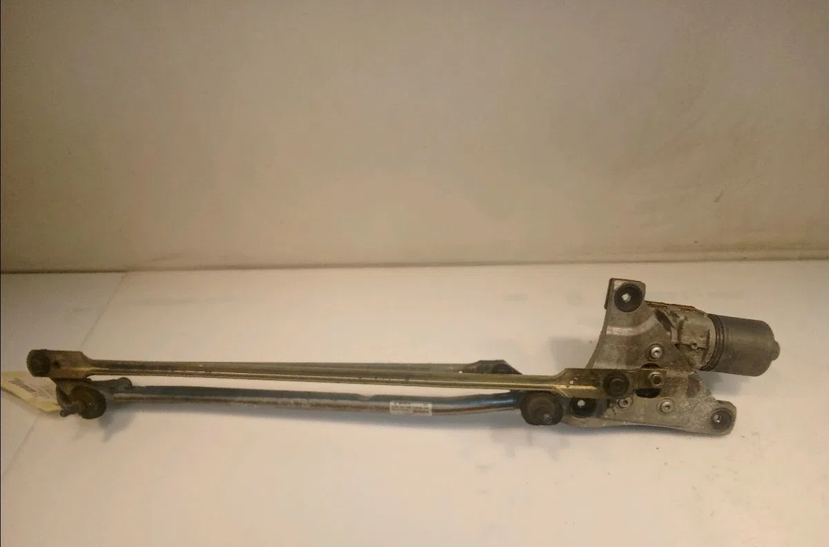 Moteur essuie-glace avant Volvo C30 (533) D2 (2010-2012) occasion