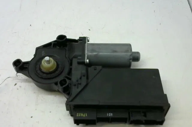Moteur leve glace aile arg Audi A4 B7 (8EC) 2.0 (2004-2008) occasion