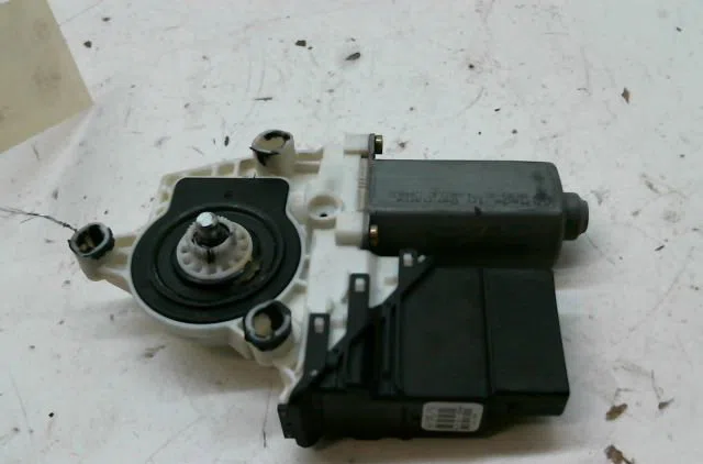 Moteur leve glace aile arg Volkswagen GOLF IV (1J1) 1.9 tdi (1997-2004) 3 portes occasion