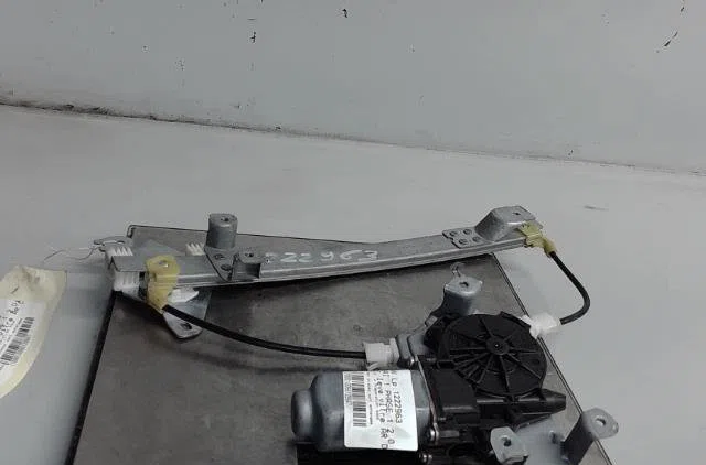 Moteur leve-vitre ard Nissan QASHQAI - QASHQAI 2 I (J10, NJ10, JJ10E) 2.0 dci (2007-2013) occasion