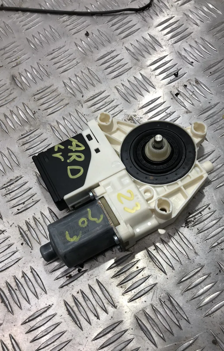 Moteur leve-vitre ard RENAULT MEGANE 3 PHASE 2 occasion