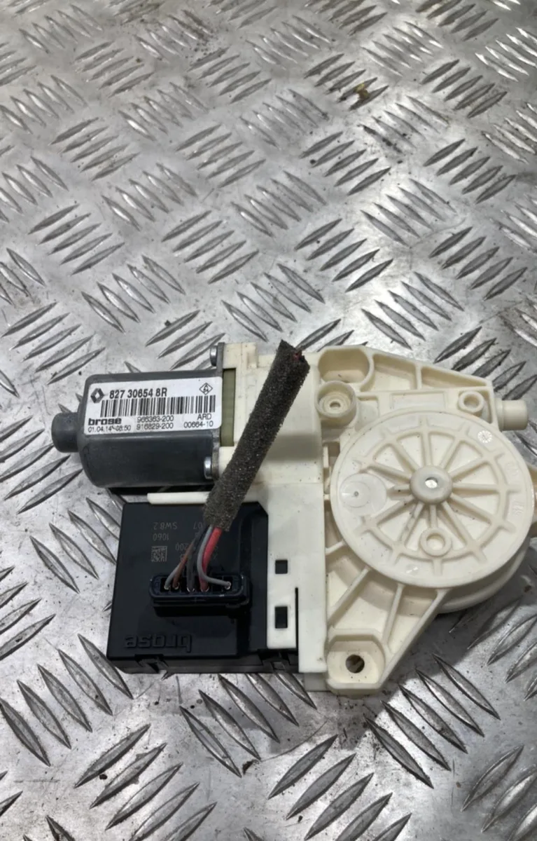 Moteur leve-vitre ard RENAULT MEGANE 3 PHASE 3 BREAK occasion