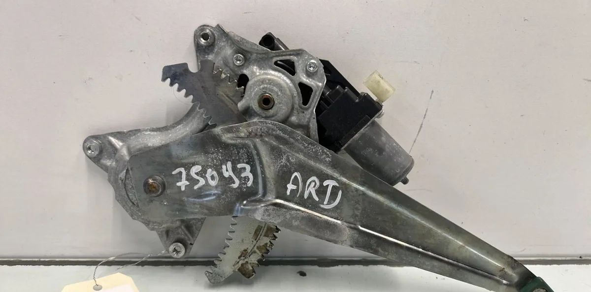 Moteur leve-vitre ard SUZUKI SWIFT 5 occasion