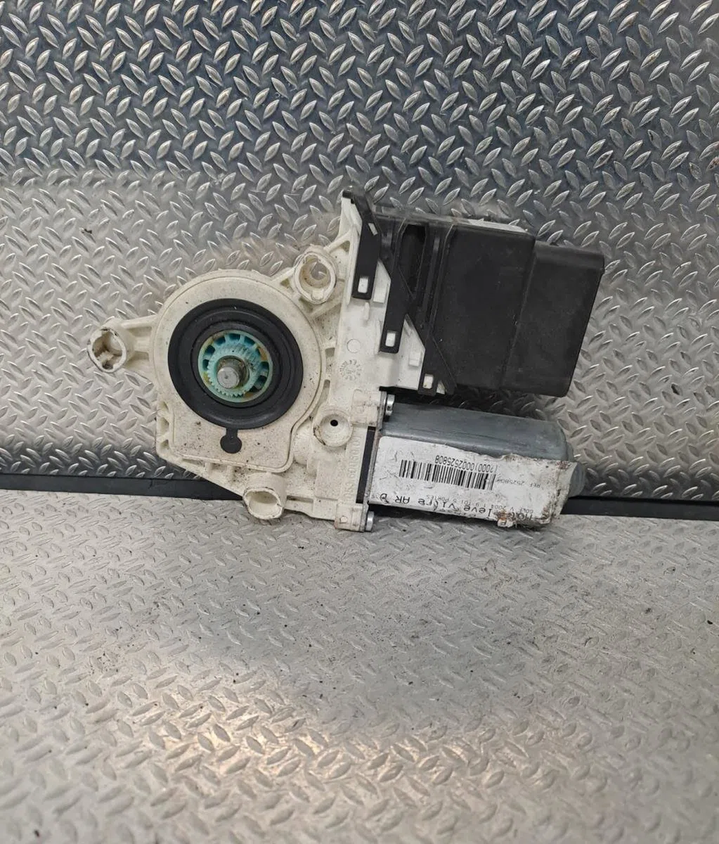 Moteur leve-vitre ard Volkswagen GOLF V (1K1) 1.9 tdi (2003-2008) 5 portes occasion