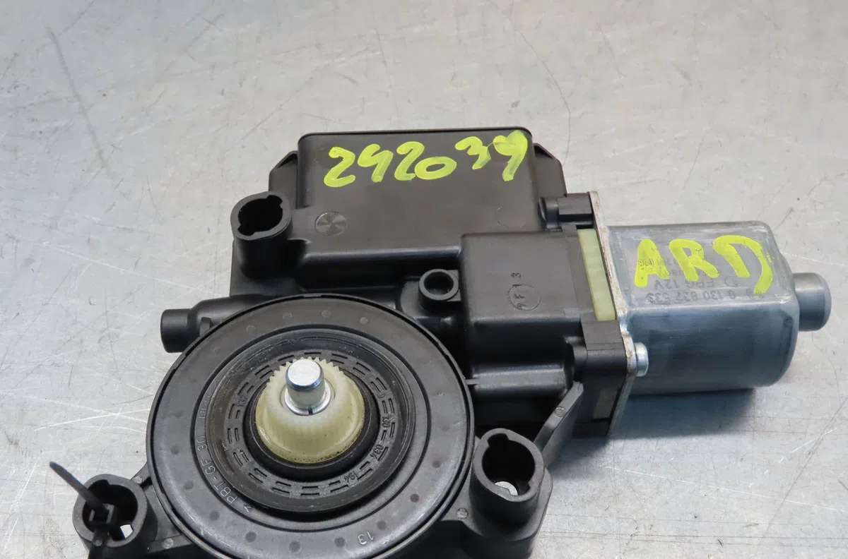 Moteur leve-vitre ard Volkswagen POLO V (6R1, 6C1) 1.4 tdi (2014) 5 portes occasion