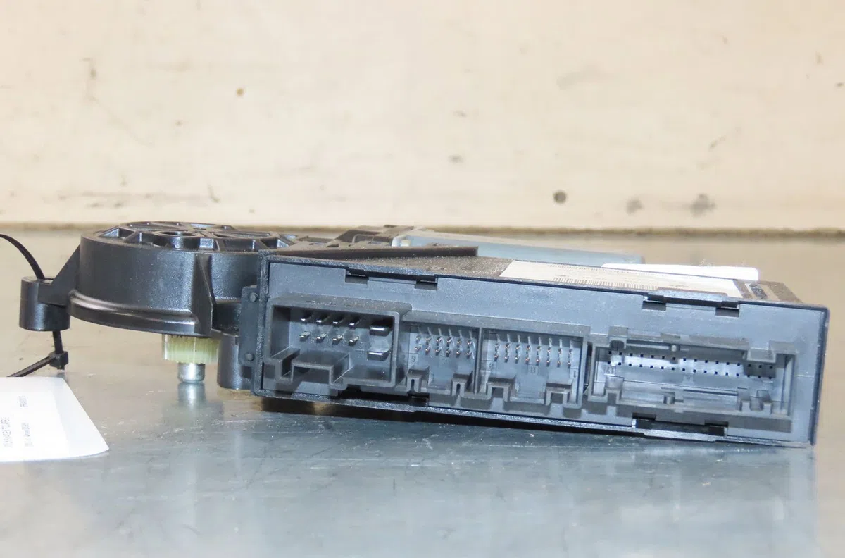 Moteur leve-vitre ard Volkswagen TOUAREG (7LA, 7L6, 7L7) 3.0 v6 tdi (2004-2010) occasion