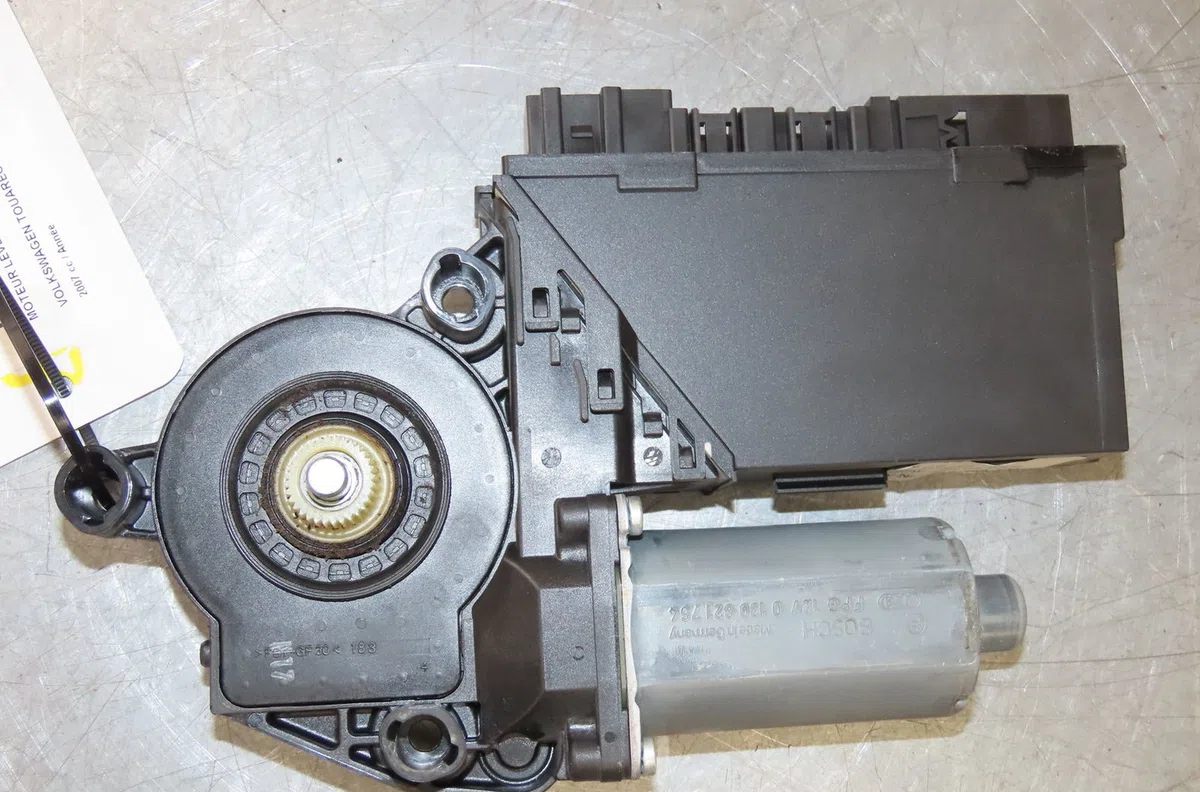 Moteur leve-vitre ard Volkswagen TOUAREG (7LA, 7L6, 7L7) 3.0 v6 tdi (2004-2010) occasion