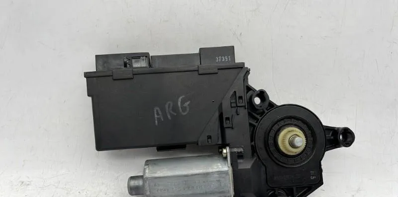 Moteur leve-vitre arg AUDI A4 2 AVANT PHASE 1 BREAK occasion
