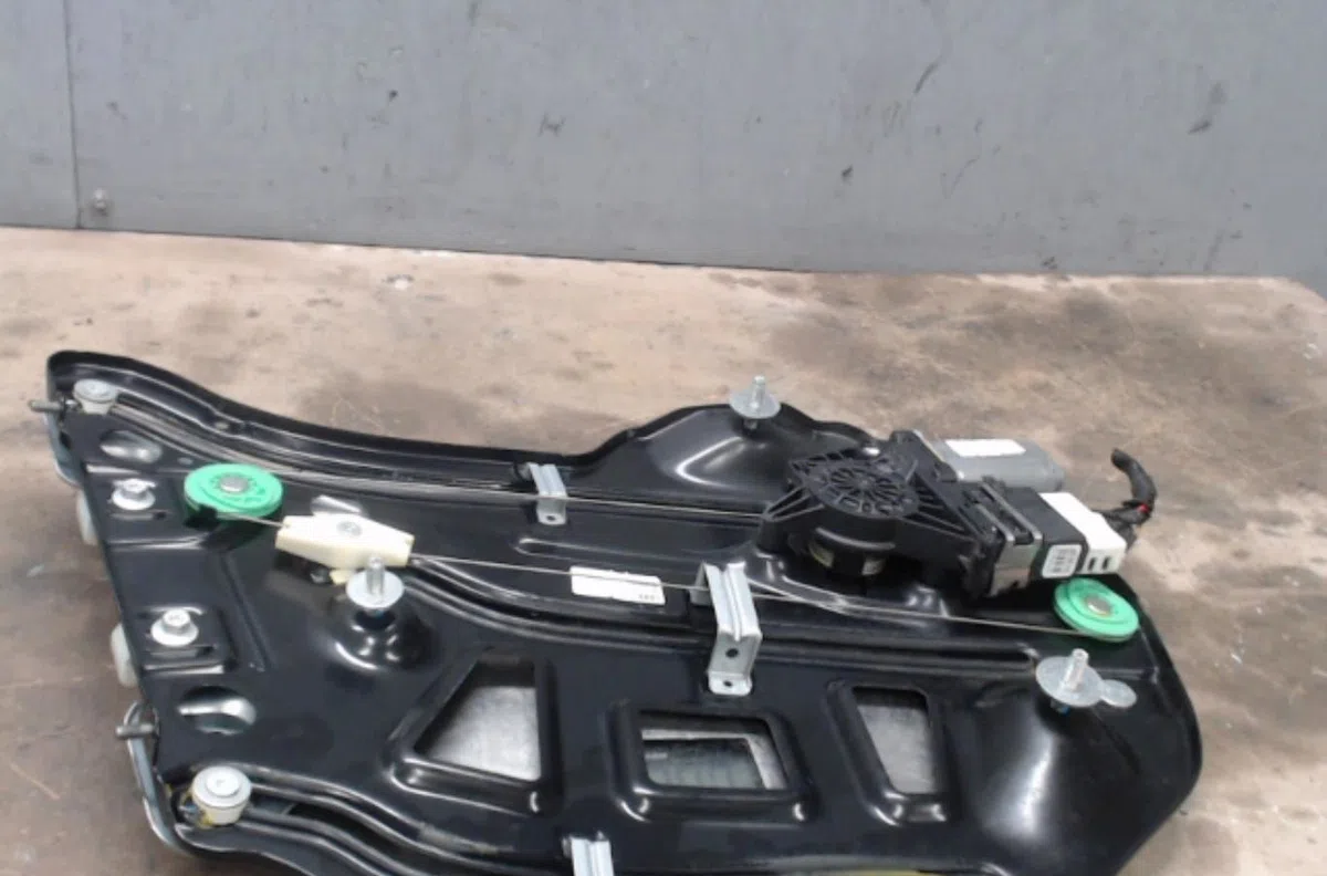 Moteur leve-vitre arg Audi A4 B7 Décapotable (8HE) 2.0 tdi (2006-2009) occasion