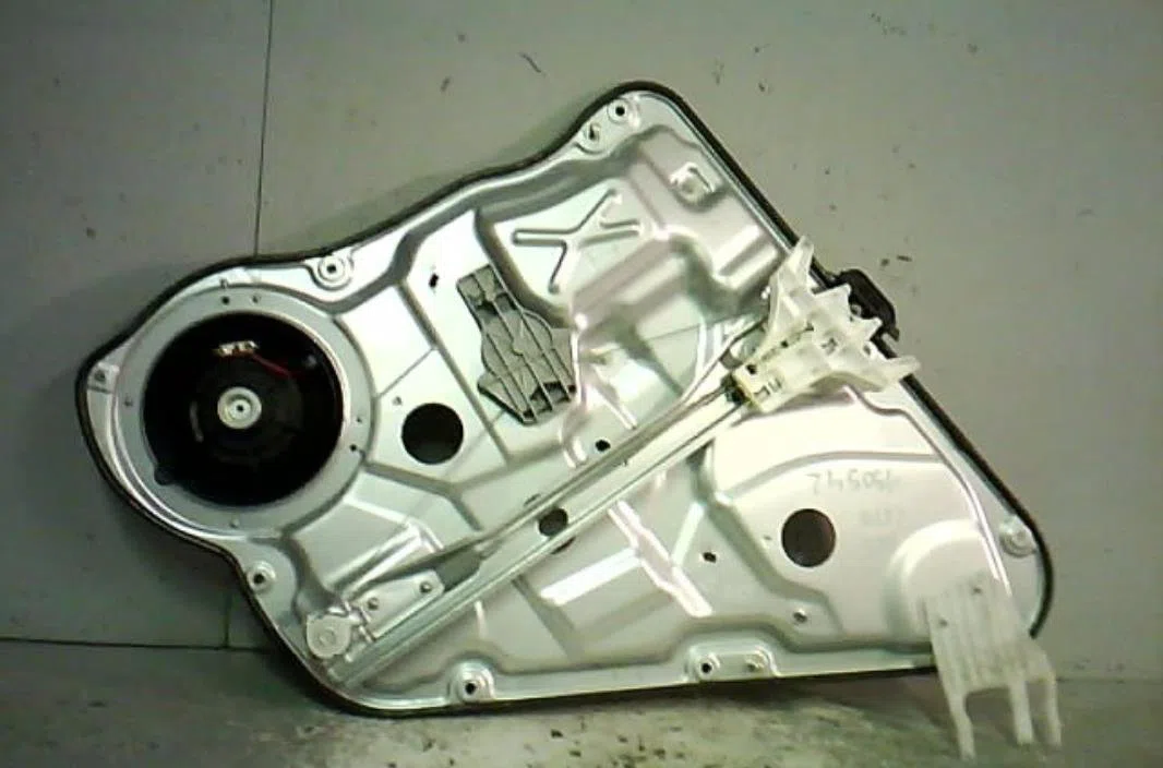 Moteur leve-vitre arg Kia CEE'D SW (ED) 1.6 crdi 115 (2007-2012) occasion