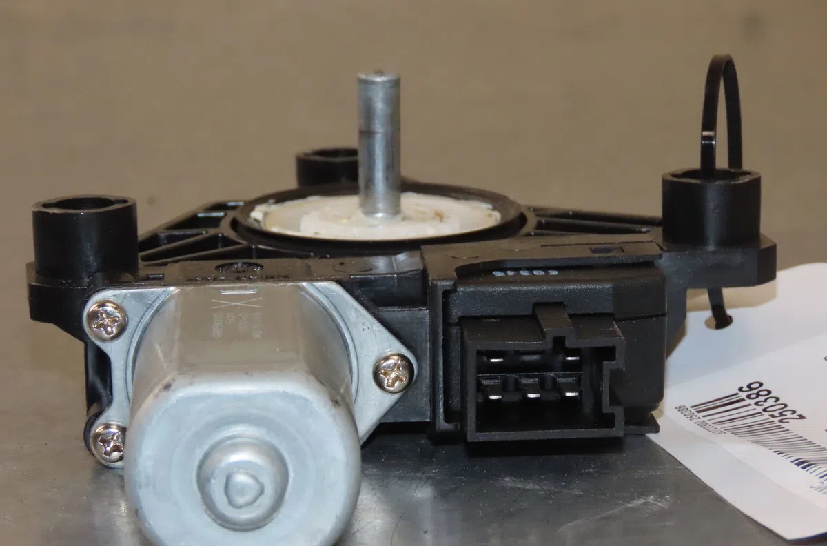 Moteur leve-vitre arg Mercedes-benz CLASSE A (W176) A 160 (176.041) (2015-2018) occasion