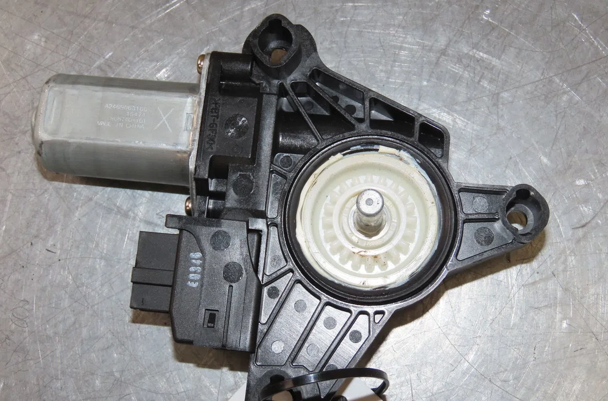 Moteur leve-vitre arg Mercedes-benz CLASSE A (W176) A 160 (176.041) (2015-2018) occasion